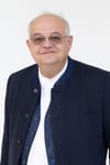 MR Dr. Peter Schmidt