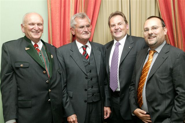 Drei Präsidenten und ein Ehrenringträger: Piaty, Emberger, Routil, Bayer (von links nach rechts).